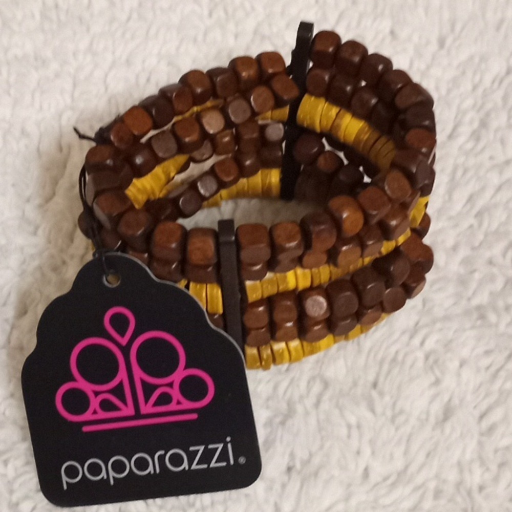 Fiji Fiesta Yellow and Brown strech bracelet